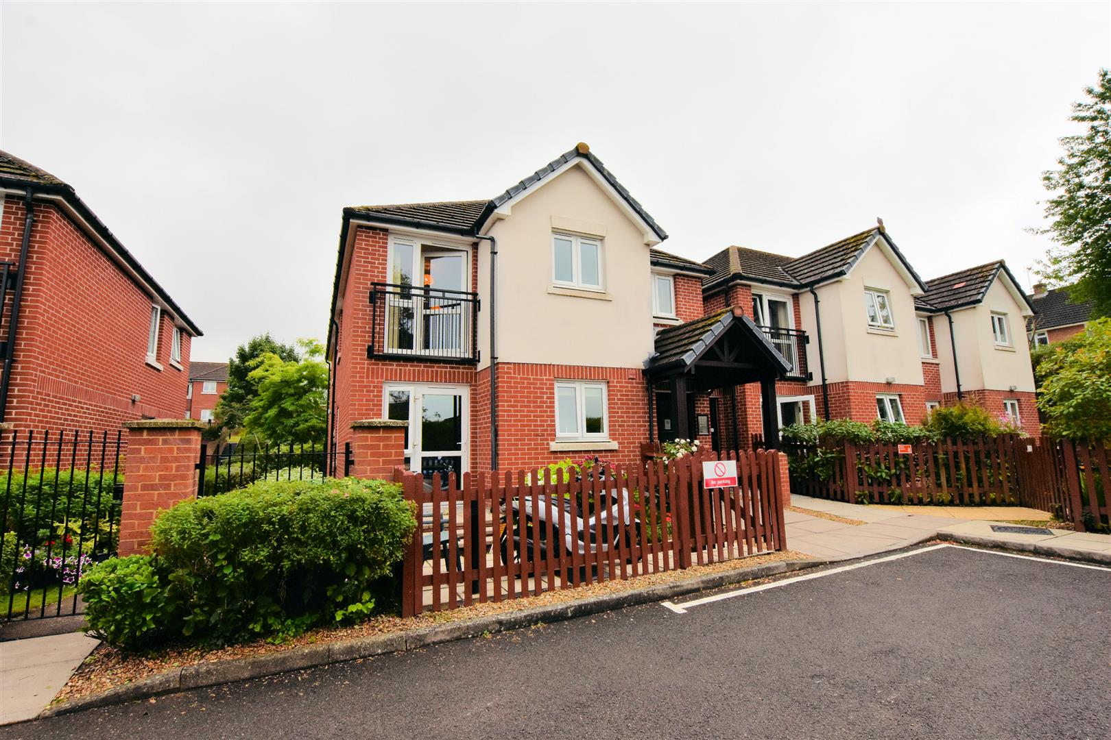 Chieveley Close, Tilehurst, Reading Village Properties