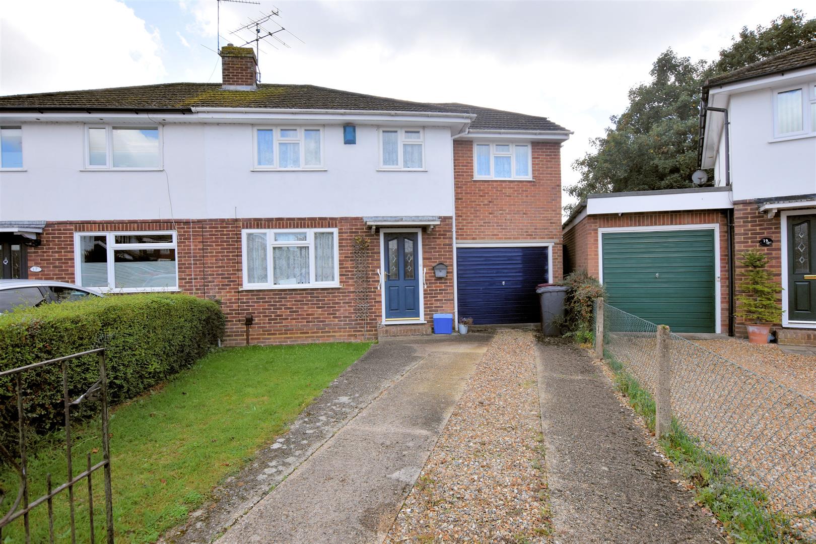 Ainsdale Crescent, Reading Village Properties