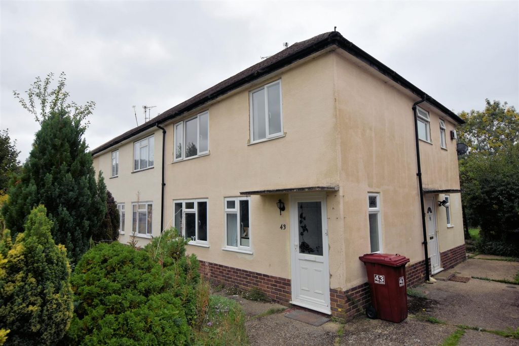 Dudley Close, Tilehurst, Reading Village Properties