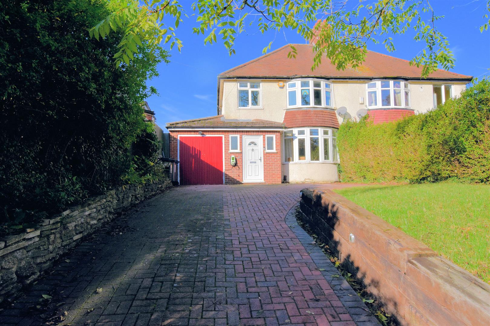 Weald Rise, Tilehurst, Reading Village Properties