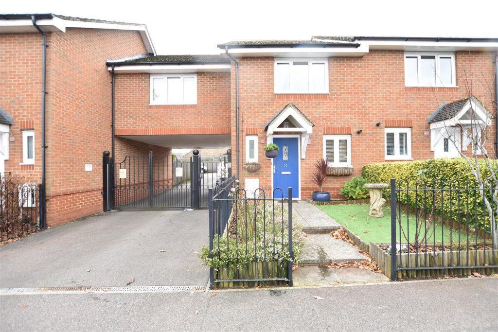 Bitterne Avenue, Tilehurst, Reading