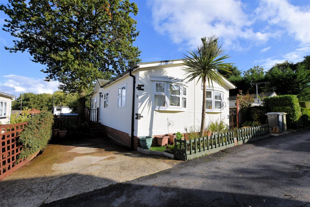 Tenth Avenue, Garston Park Village Properties
