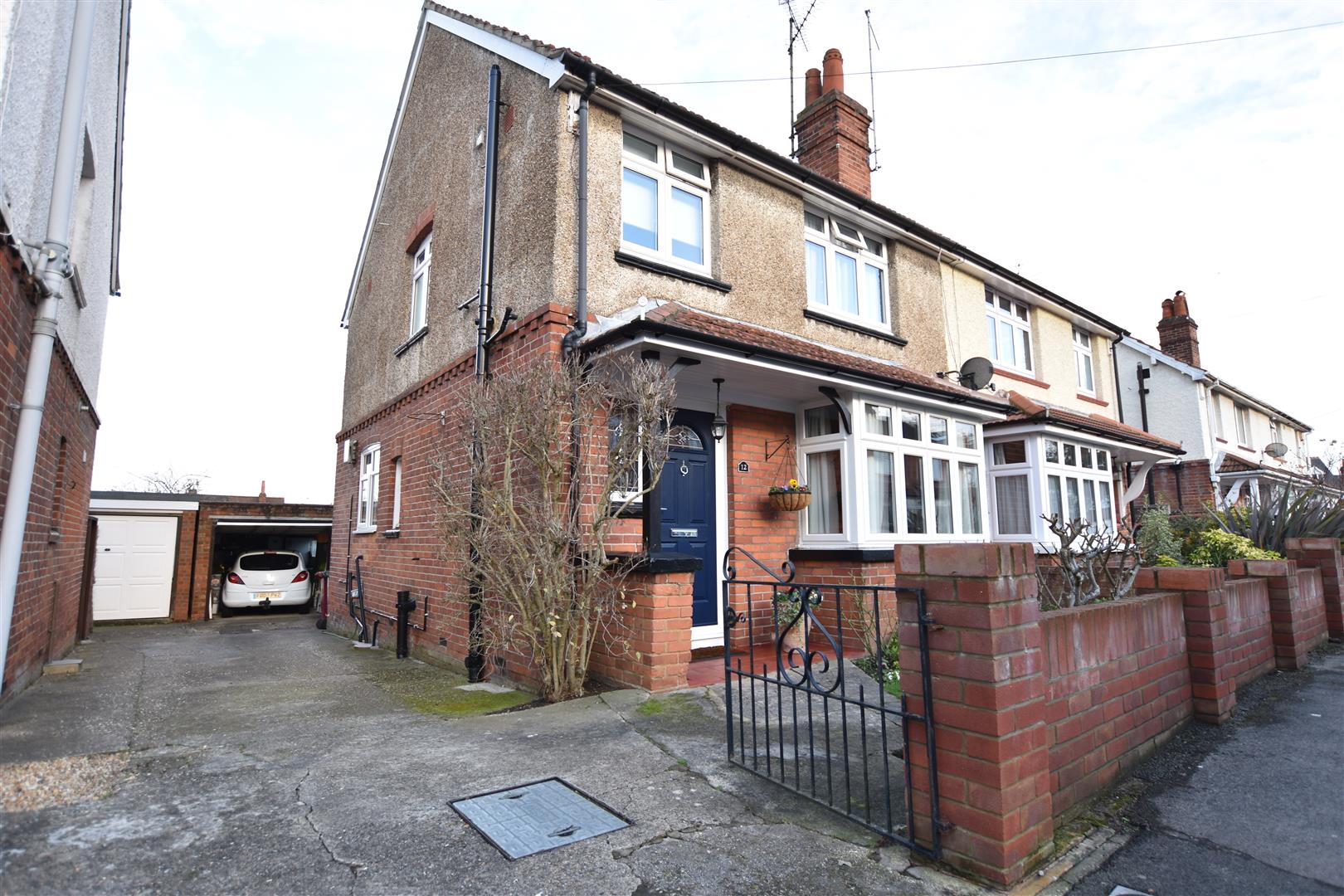 St. Ronans Road, Reading Village Properties