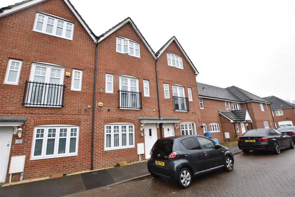 Skylark Way, Shinfield, Reading