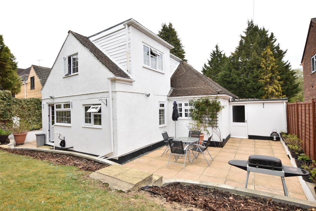 Oxford Road, Tilehurst, Reading Village Properties