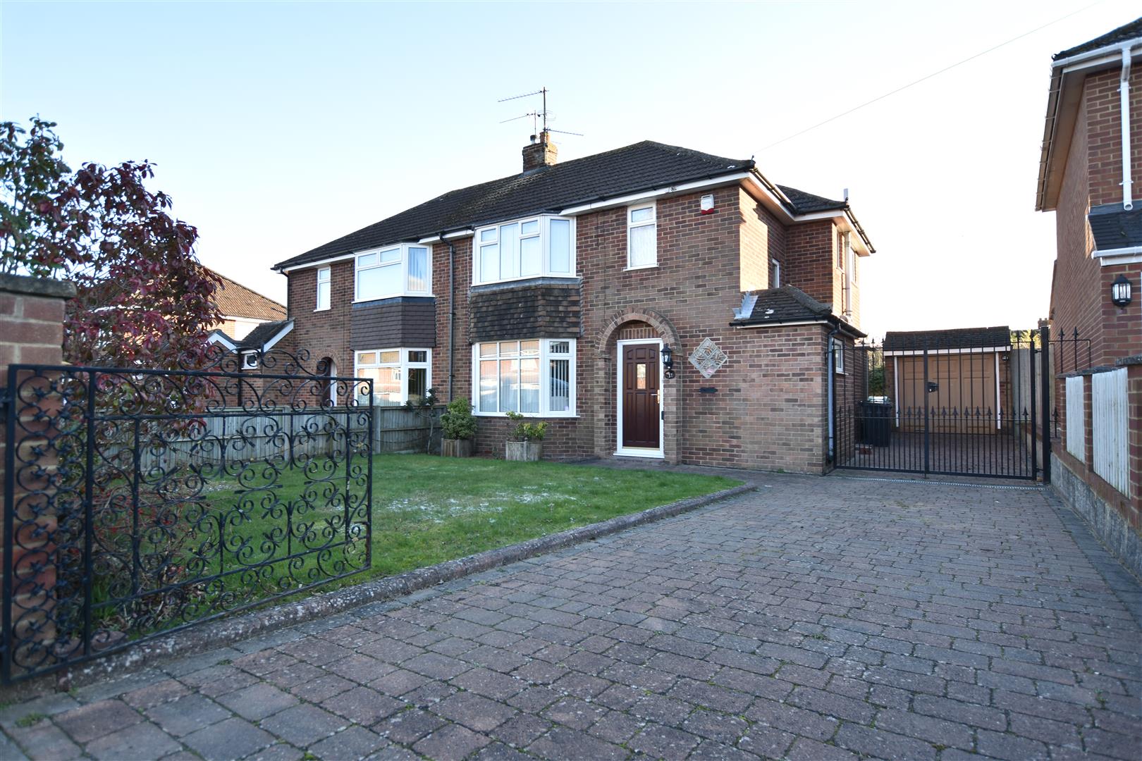 Longworth Avenue, Tilehurst, Reading Village Properties