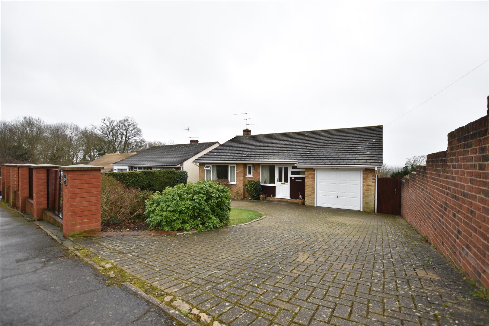 Cockney Hill, Tilehurst, Reading Village Properties