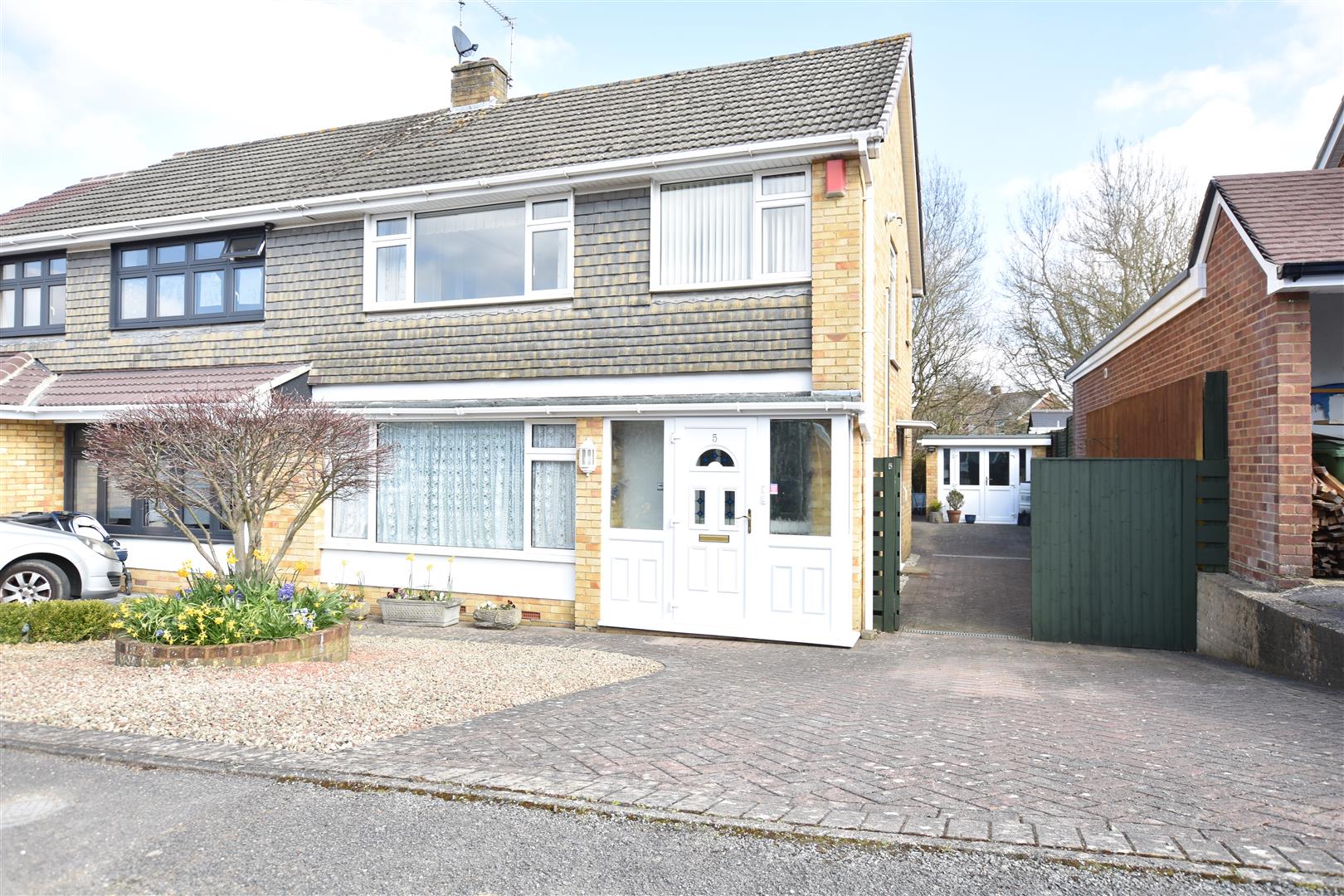 Drive, Tilehurst, Reading Village Properties