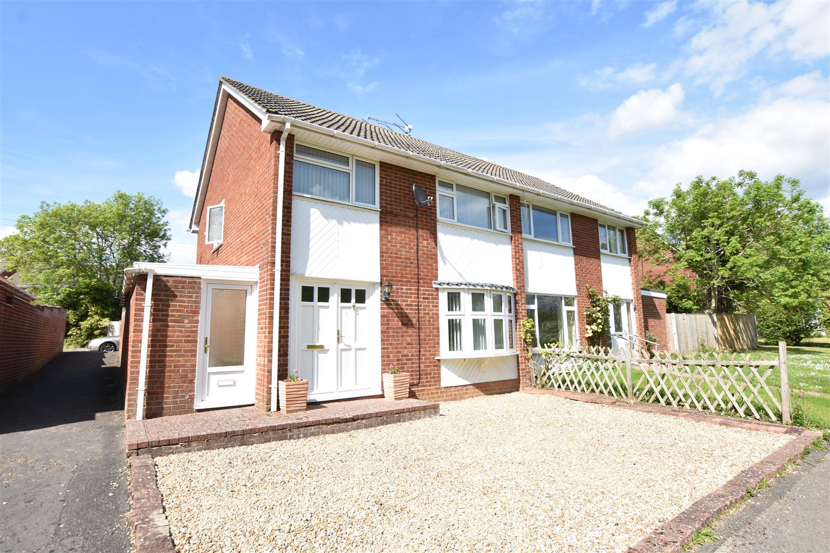 Stapleford Road, Reading Village Properties