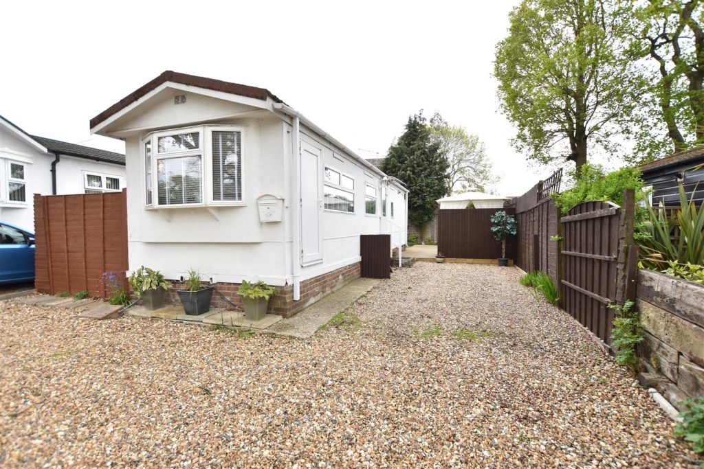 First Avenue, Garston Park, Tilehurst, Reading Village Properties