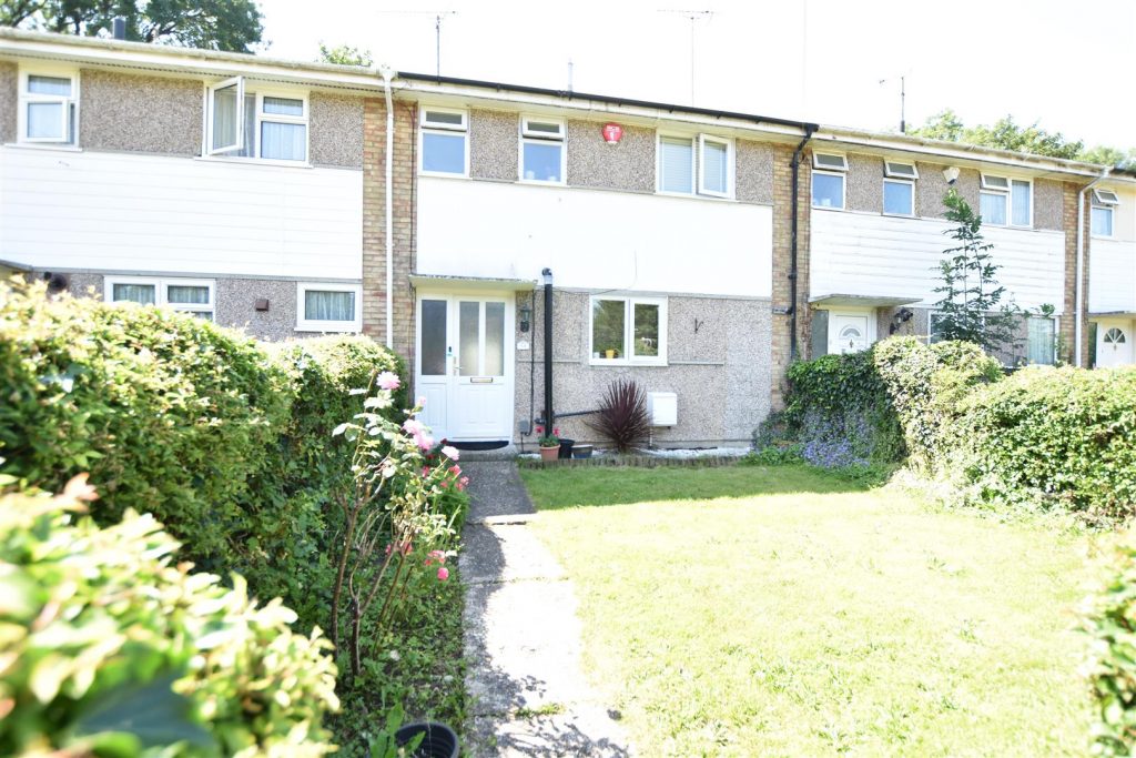 Vale Crescent, Tilehurst, Reading Village Properties