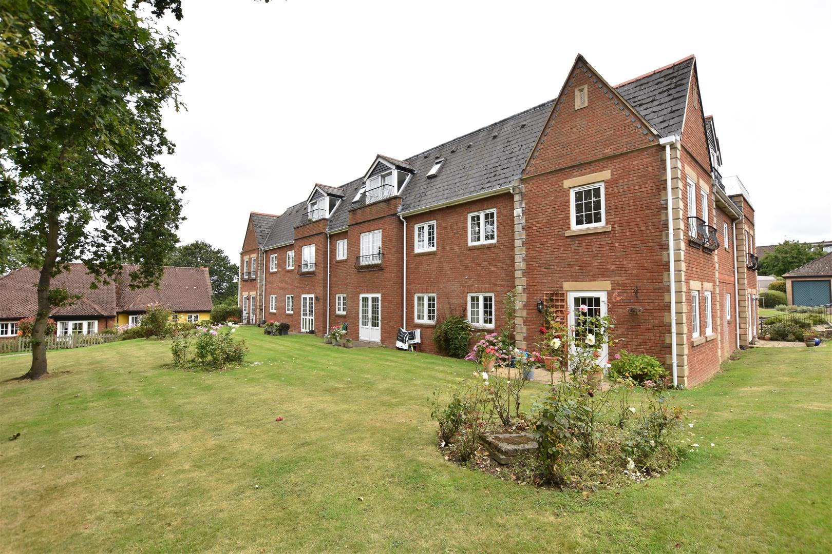 York Lodge, Park Lane, Tilehurst, Reading Village Properties