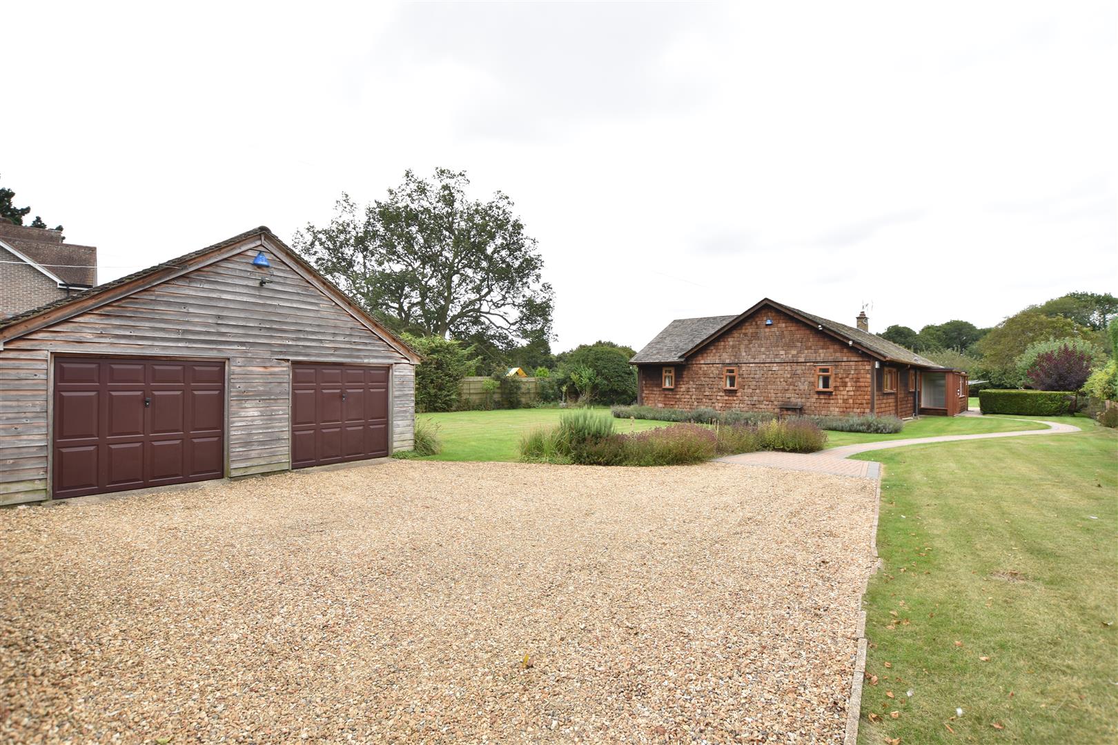 New Lane Hill, Tilehurst, Reading Village Properties