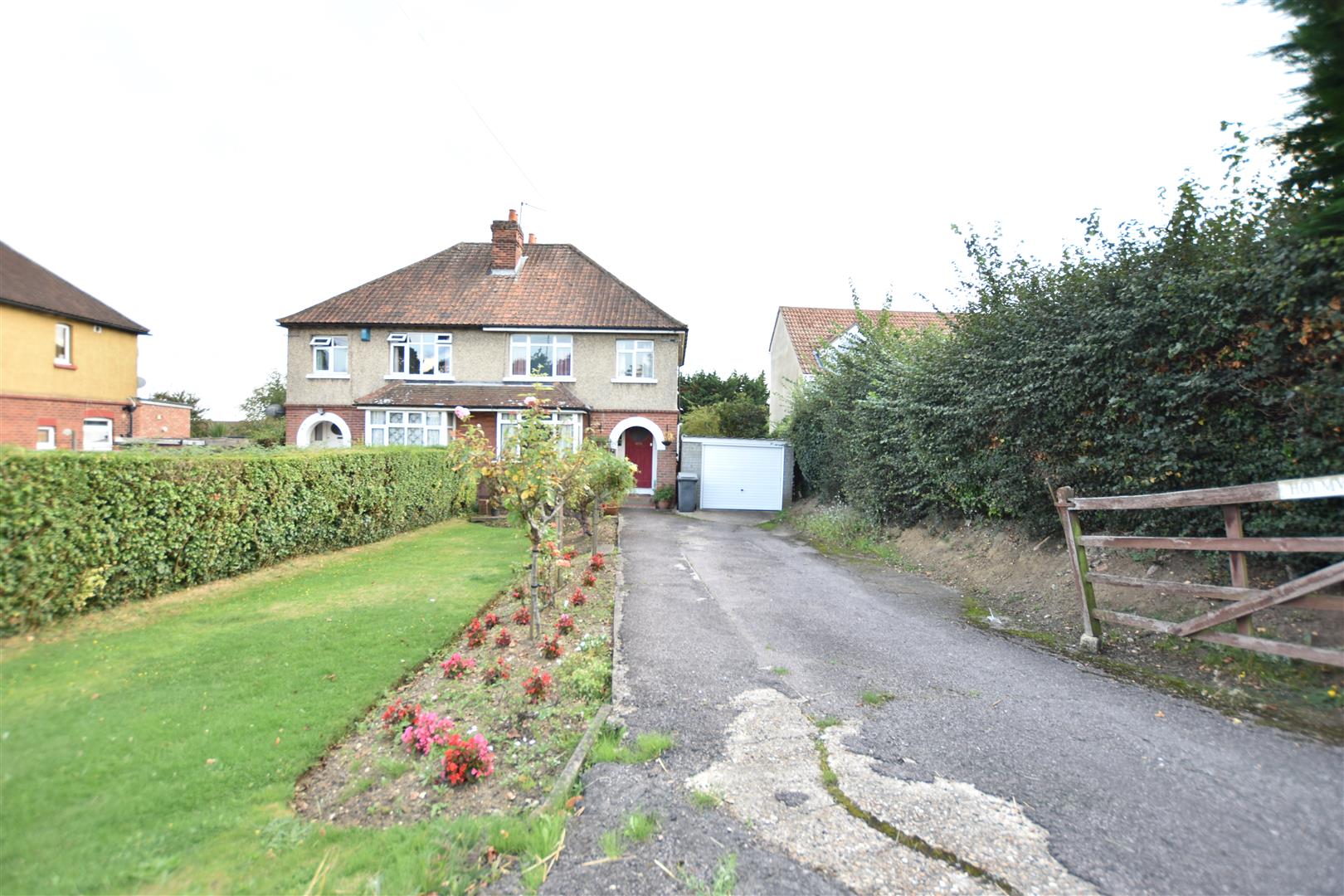 Bath Road, Calcot, Reading | Village Properties