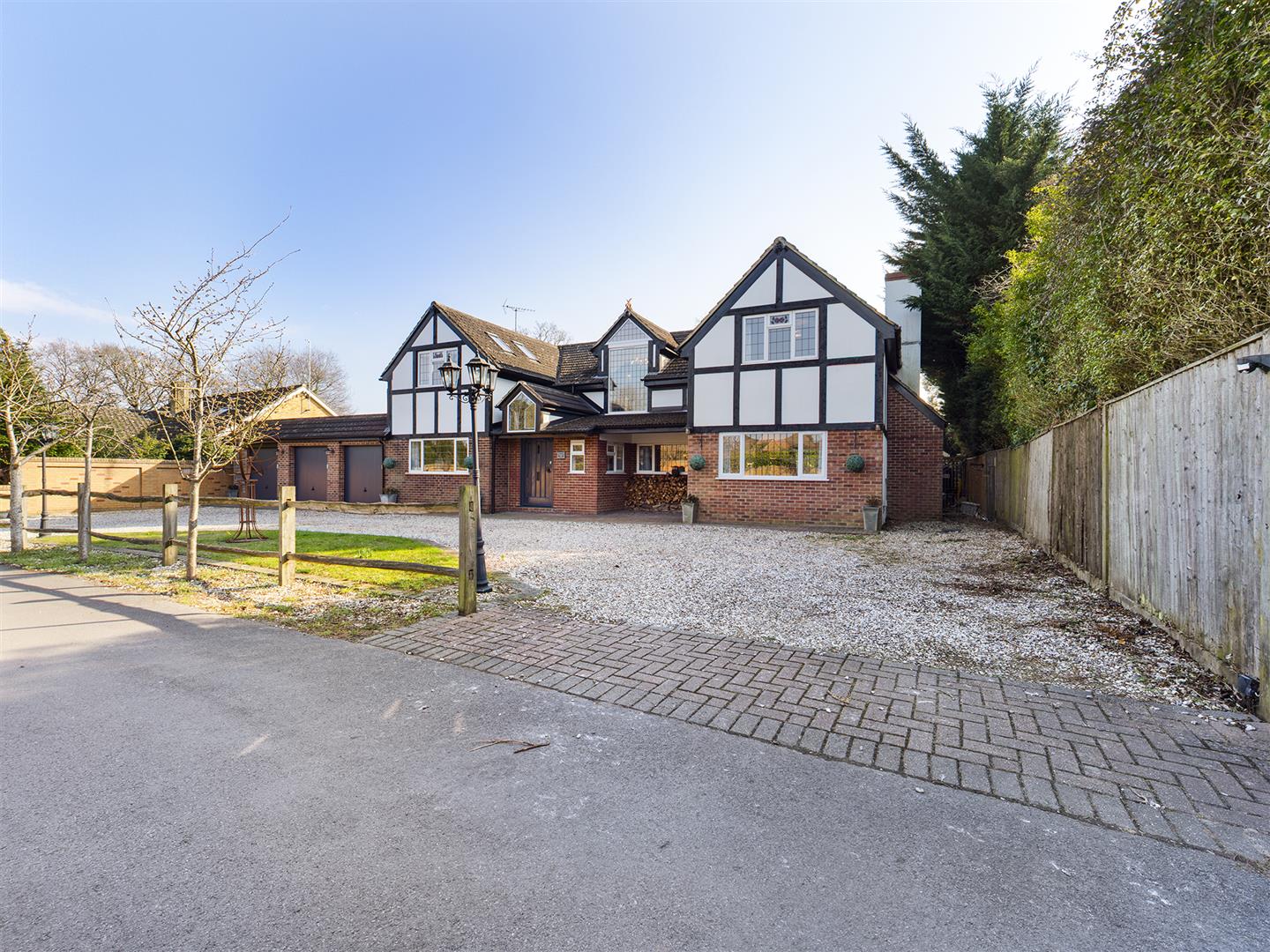 Long Lane, Tilehurst, Reading Village Properties