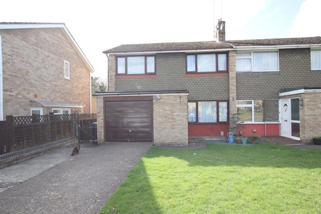 Circuit Lane, Reading Village Properties