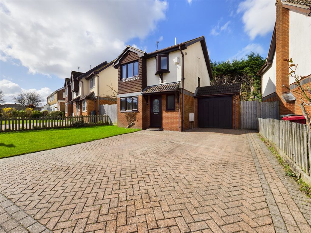 Hildens Drive, Tilehurst, Reading