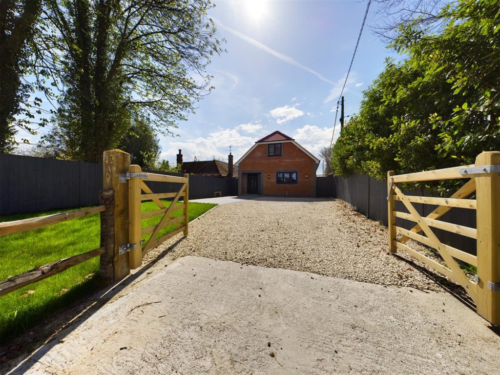 Manor Road, Sherborne St. John, Basingstoke