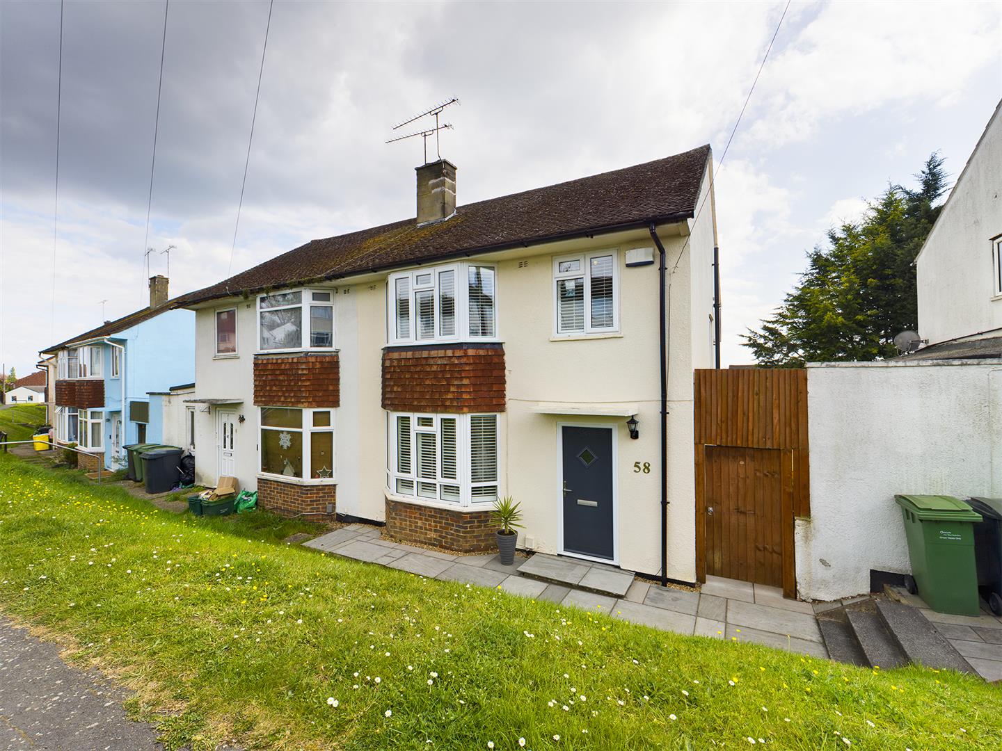 Royal Avenue, Calcot, Reading Village Properties