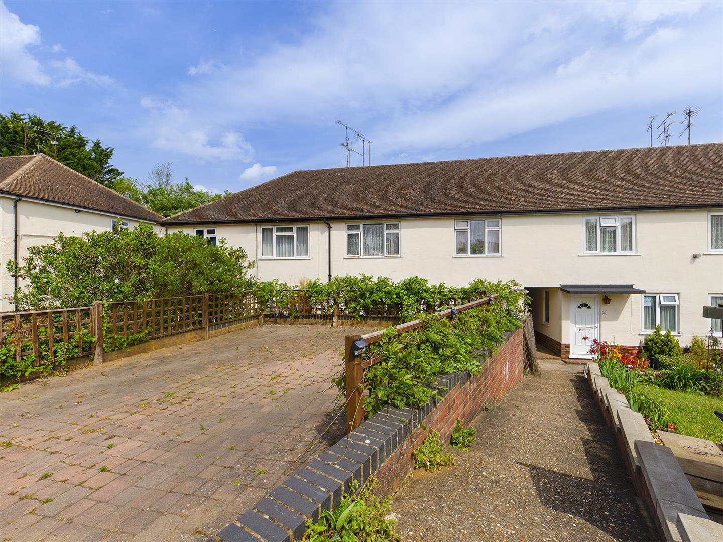 Dudley Close, Tilehurst, Reading Village Properties