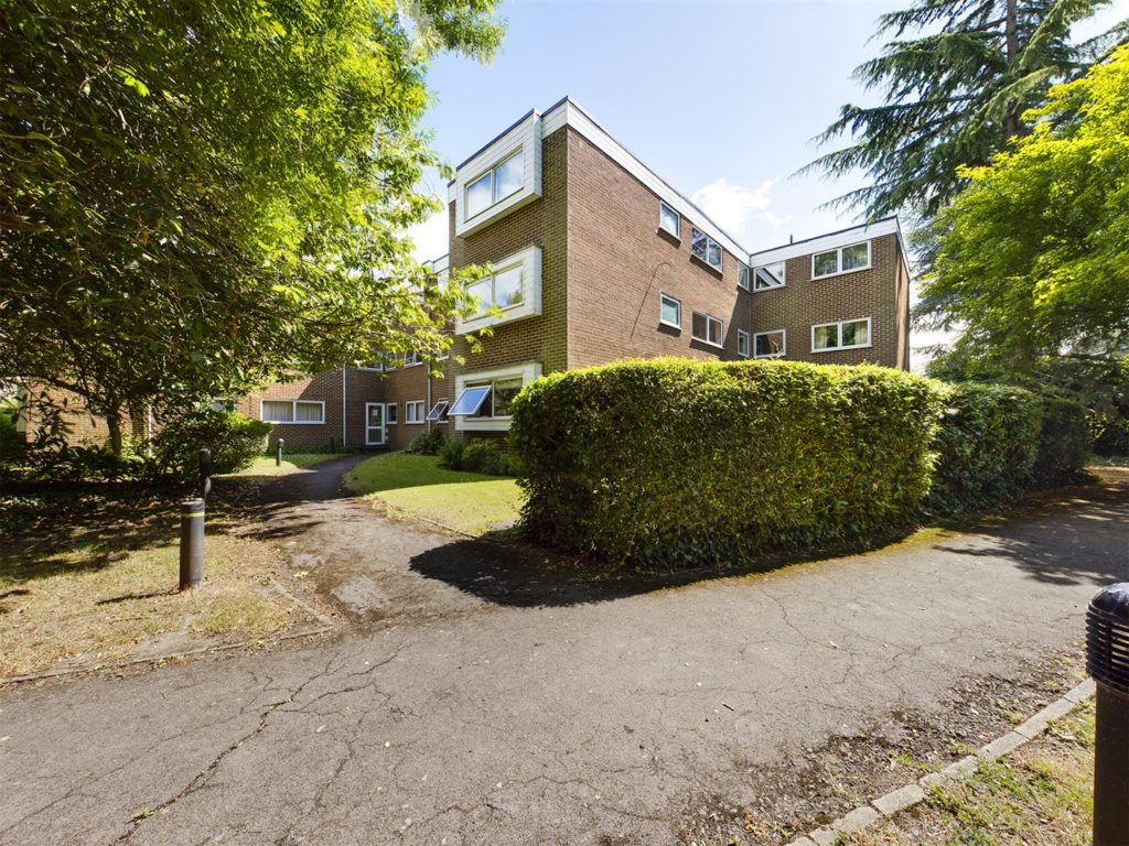 Southlake Court, Woodley, Reading