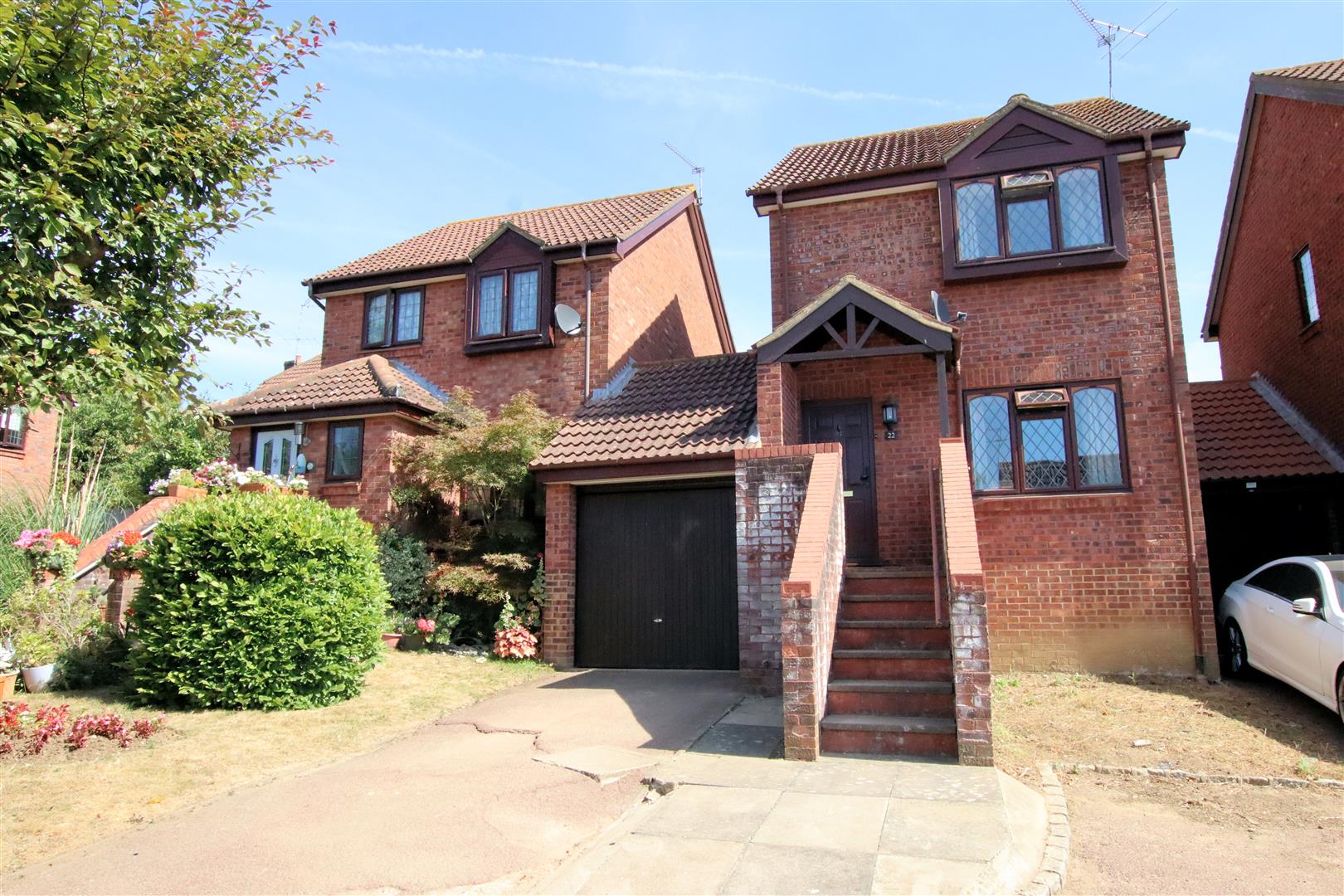 Worrall Way, Lower Earley, Reading Village Properties
