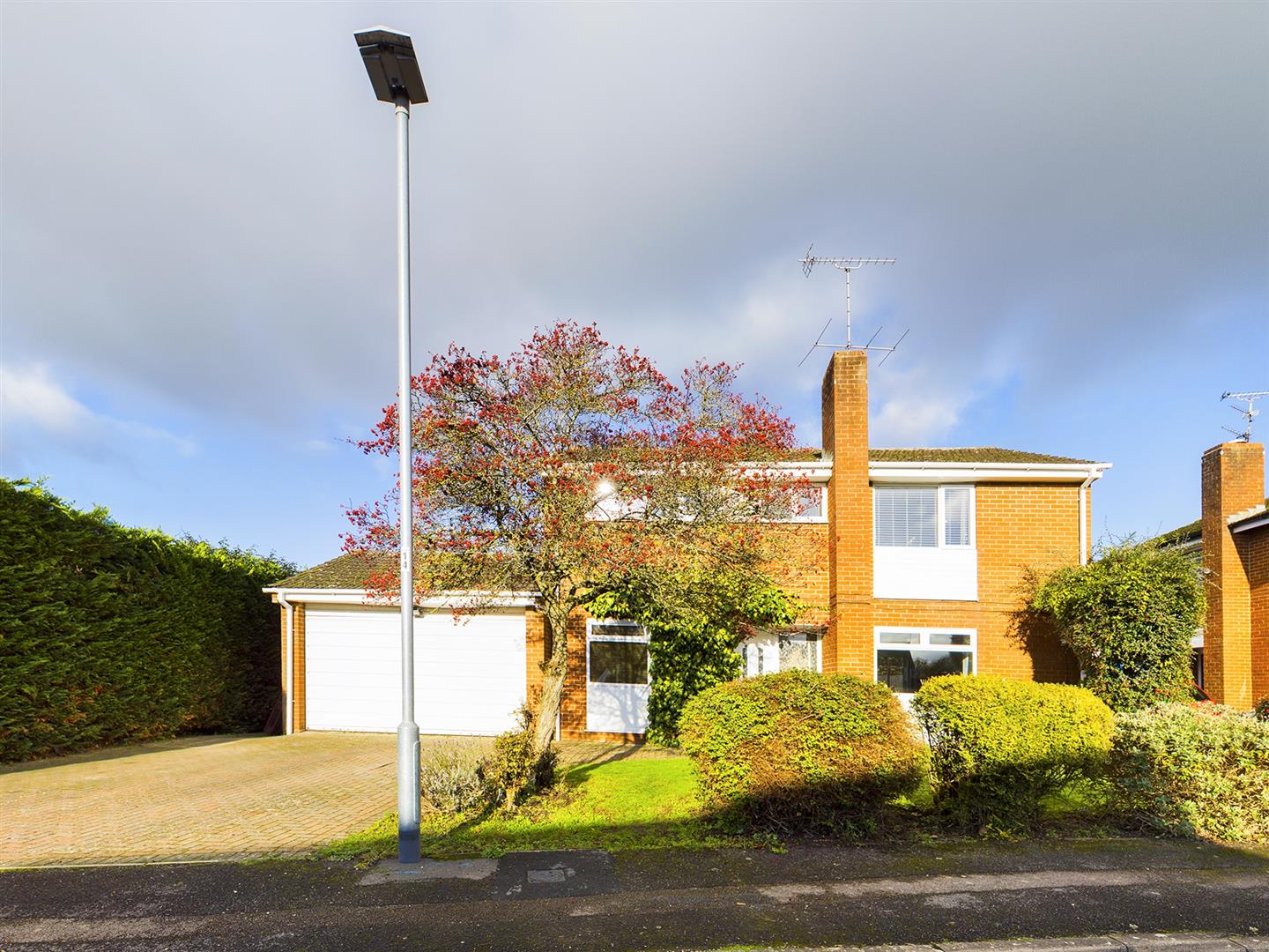 Broadwater Road, Twyford, Reading Village Properties