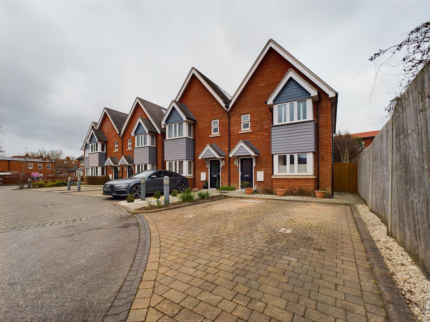 5 Fletcher Court, Theale, Reading Village Properties