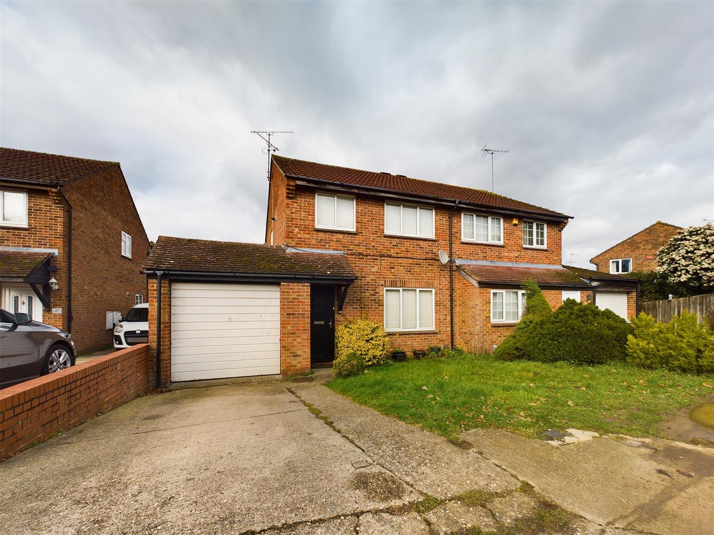 28 Devonshire Gardens, Tilehurst, Reading Village Properties