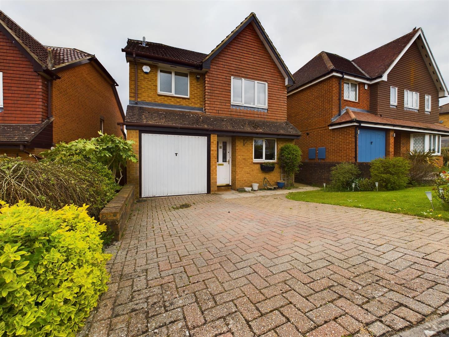 Hubbard Close, Twyford, Reading Village Properties