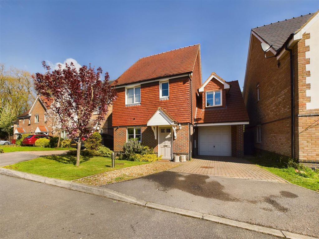 Pantile Close, Tilehurst, Reading
