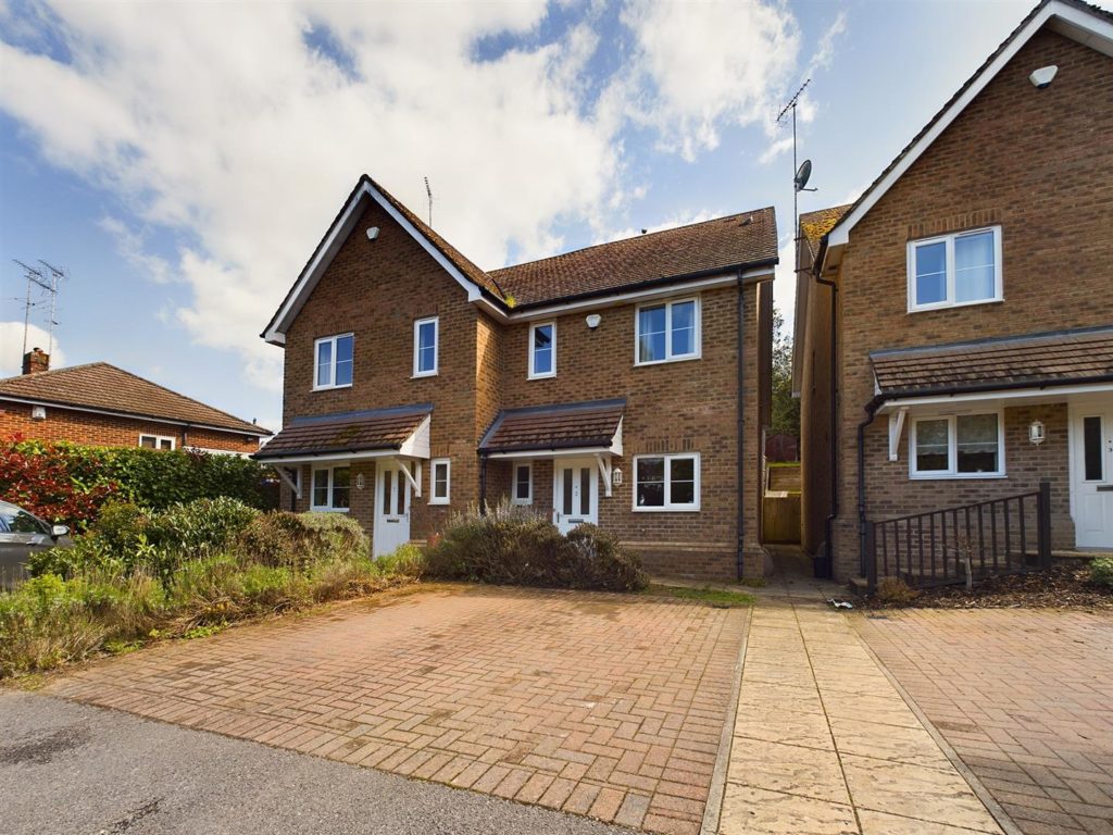 Brae View, Tilehurst, Reading