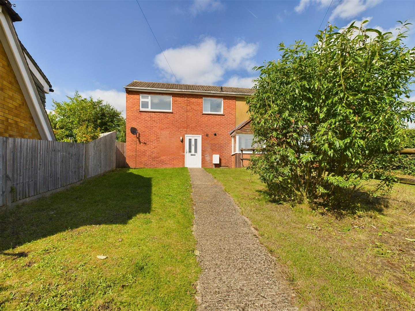 Chapel Hill, Tilehurst, Reading Village Properties