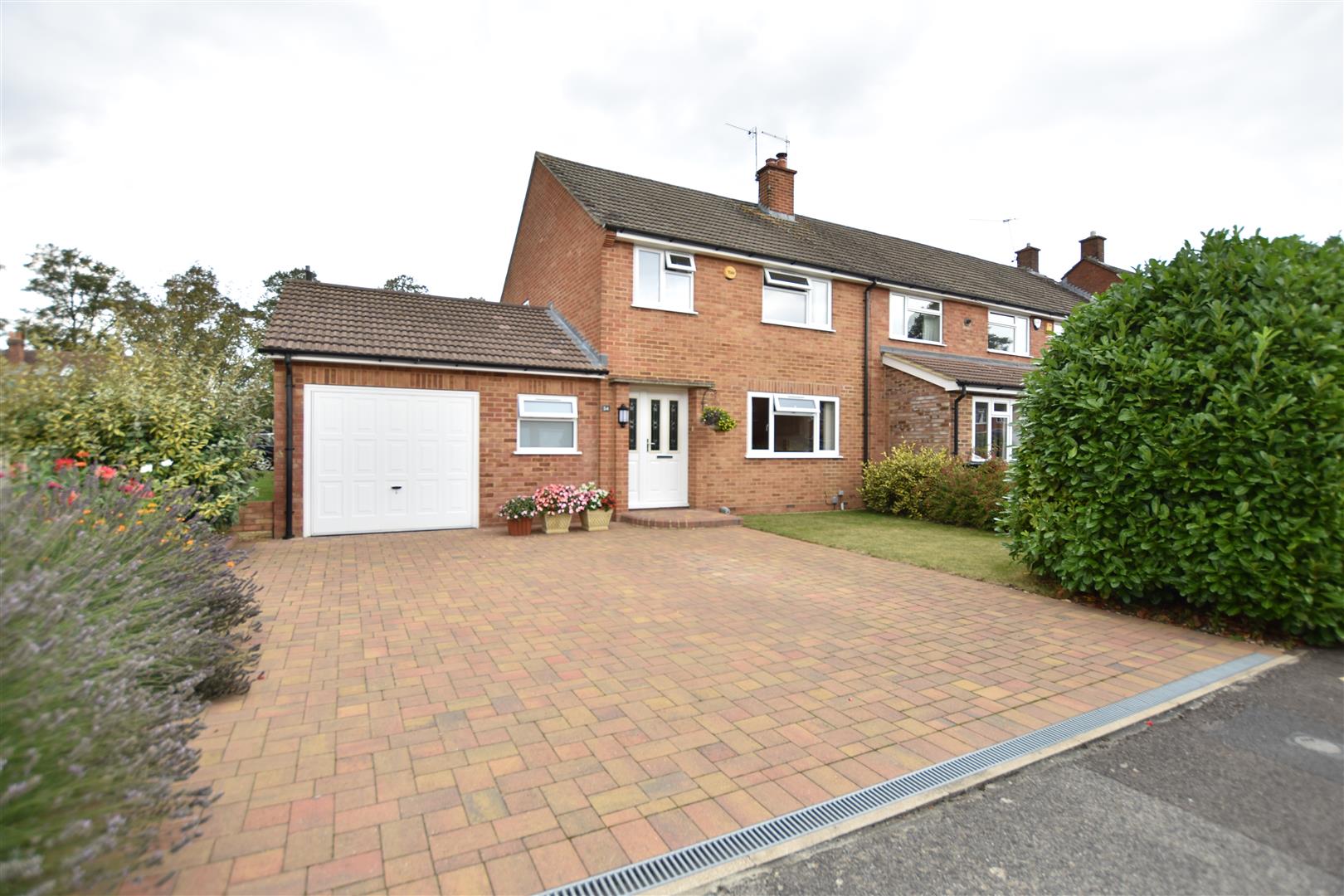 Kentwood Close, Tilehurst, Reading Village Properties