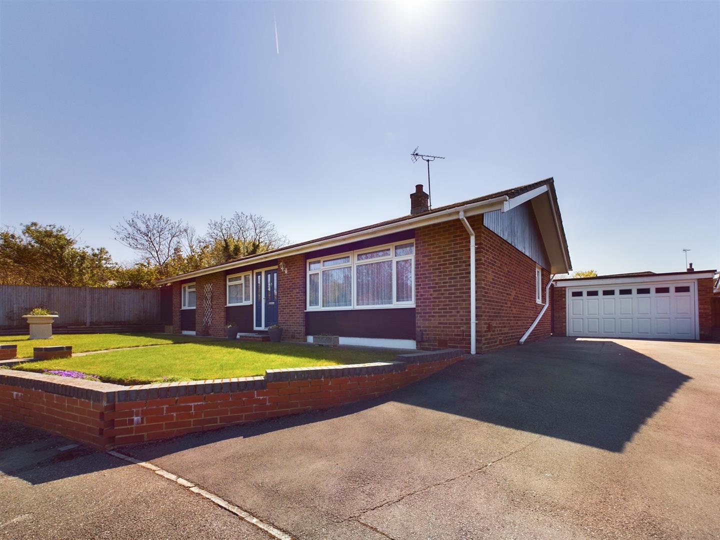 Southerndene Close, Tilehurst, Reading Village Properties