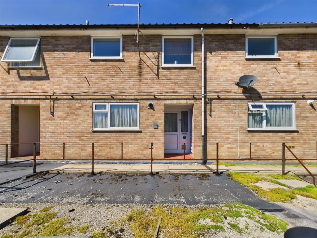 Hildens Drive, Tilehurst, Reading Village Properties