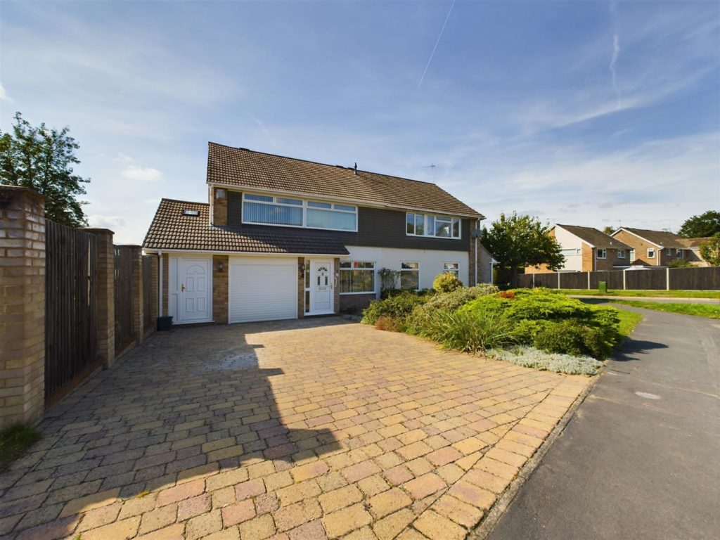 Curlew Drive, Tilehurst, Reading