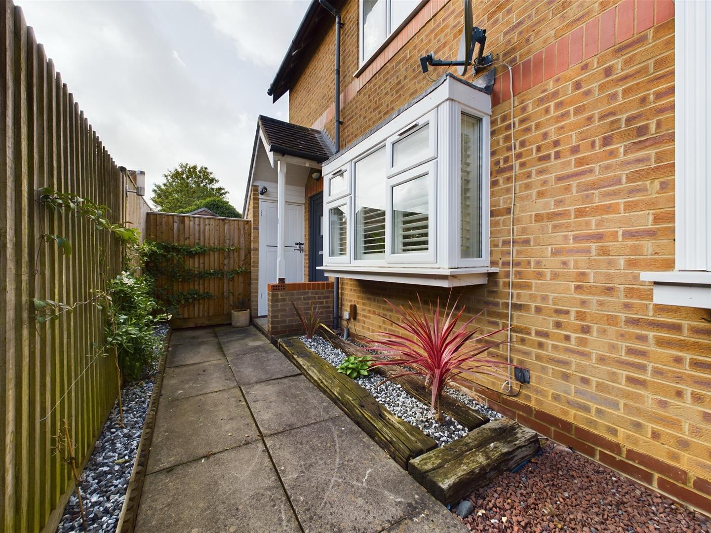 Hirstwood, Tilehurst, Reading | Village Properties