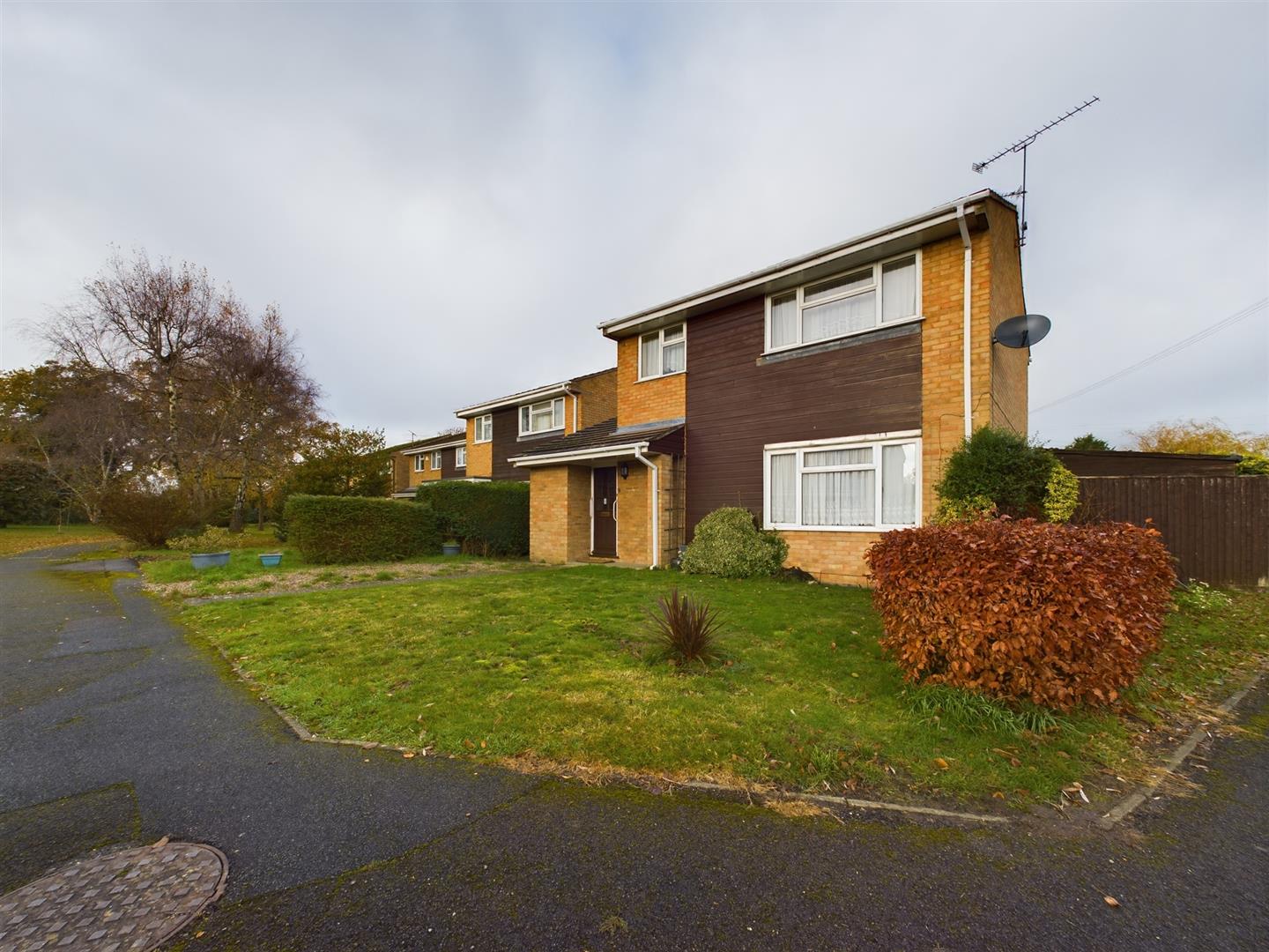 Cowslip Close, Tilehurst, Reading | Village Properties