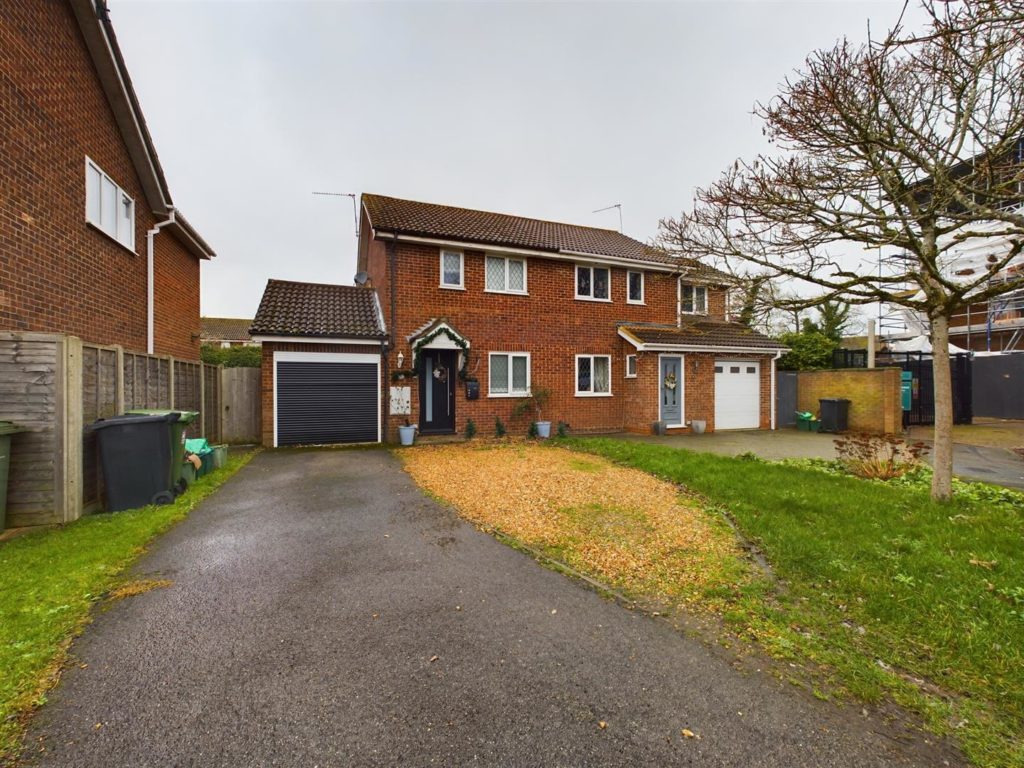 Bourne Close, Calcot, Reading