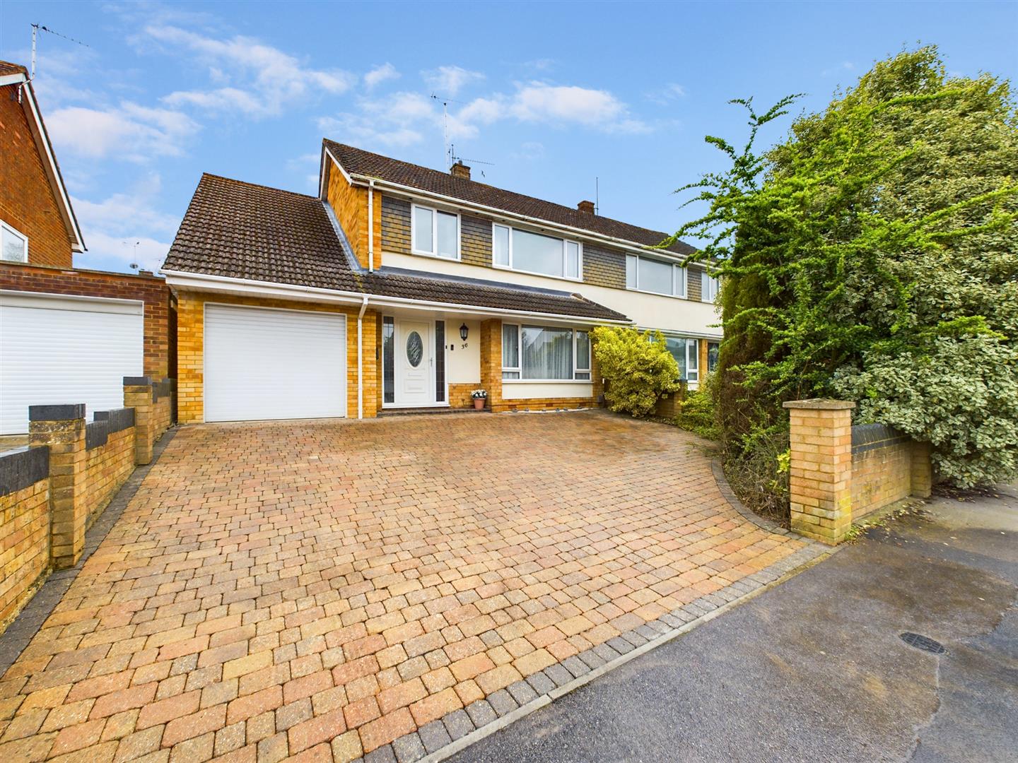 Hildens Drive, Tilehurst Village Properties