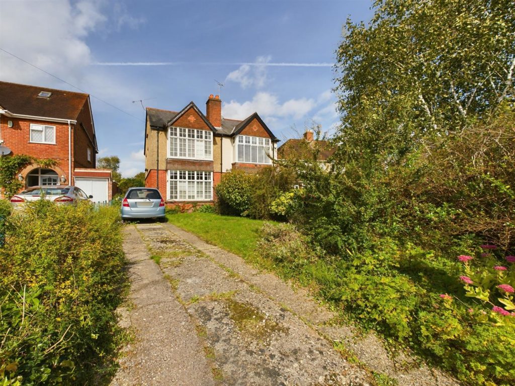 Crescent Road, Tilehurst, Reading