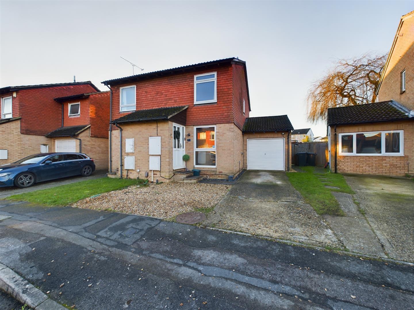 7 Charlville Drive, Calcot, Reading | Village Properties