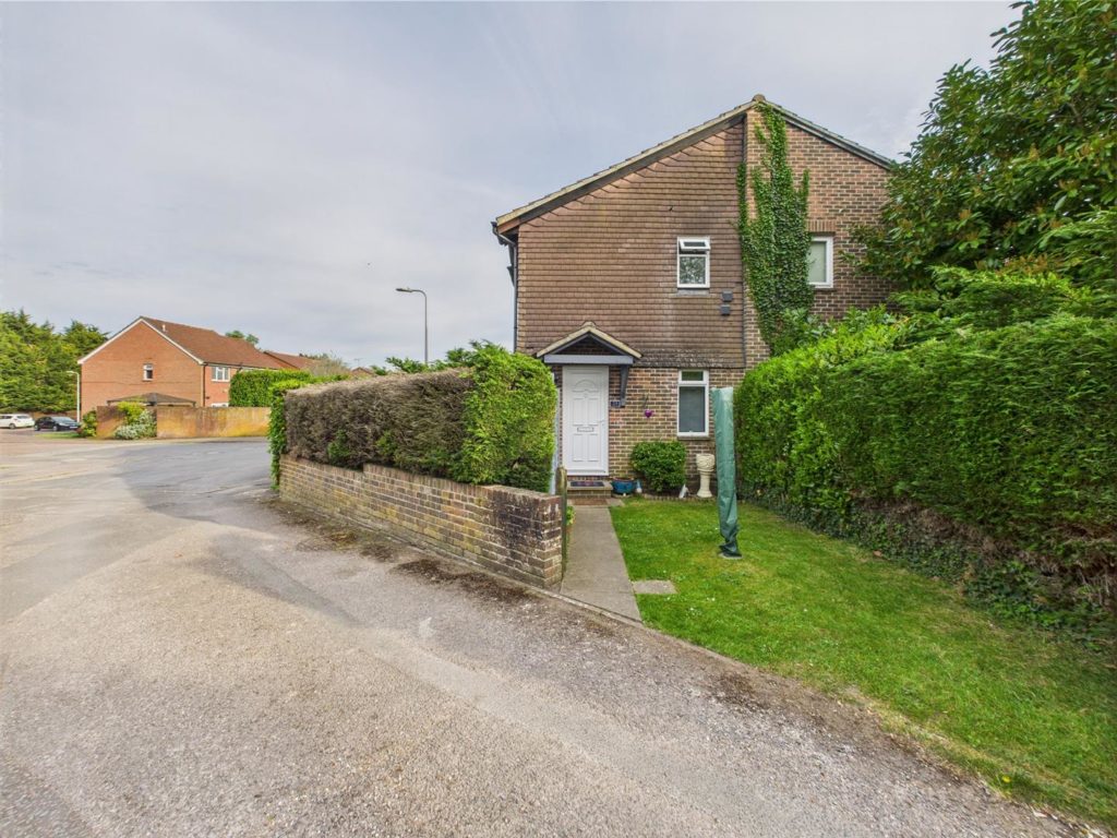 Camden Place, Calcot, Reading