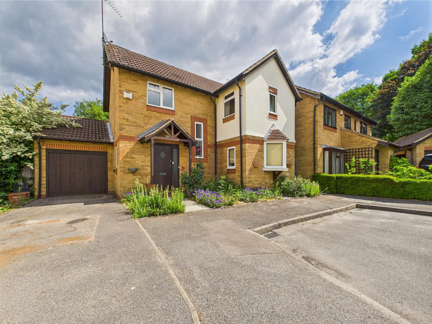 Hirstwood, Tilehurst, Reading | Village Properties