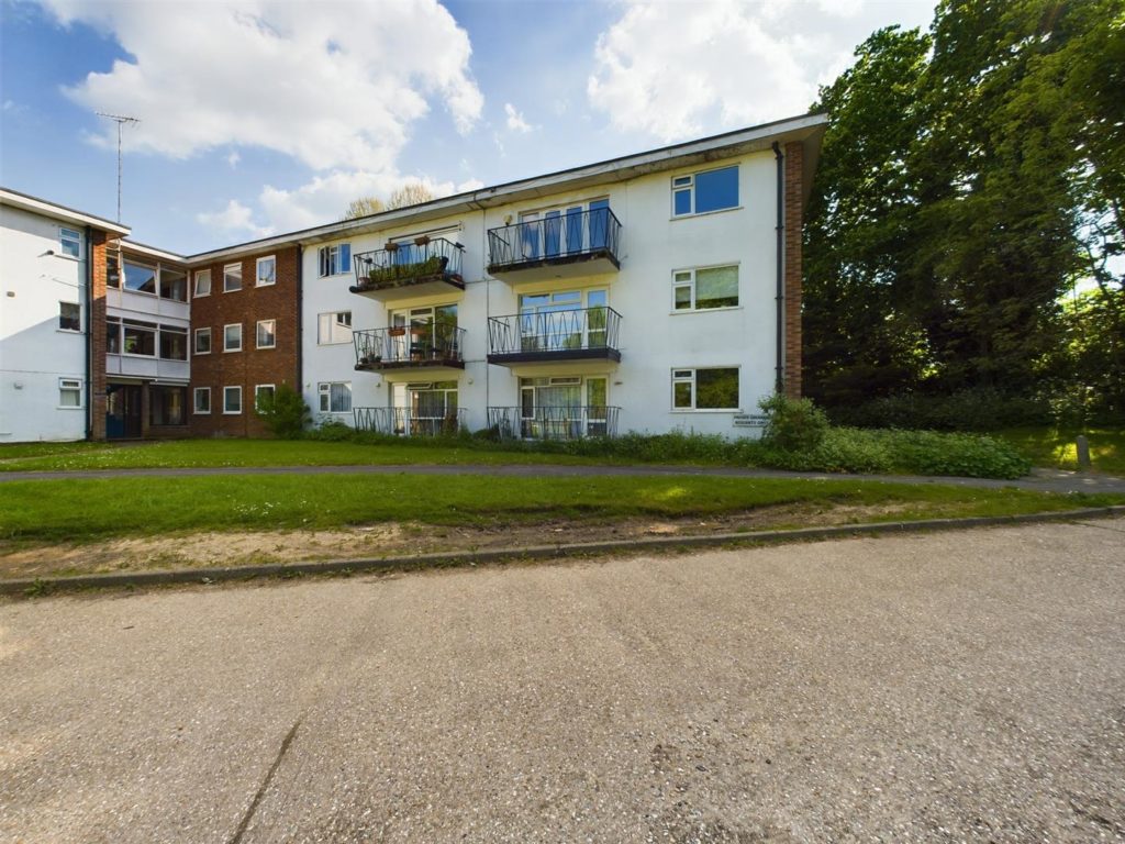 Copperdale Close, Earley, Reading