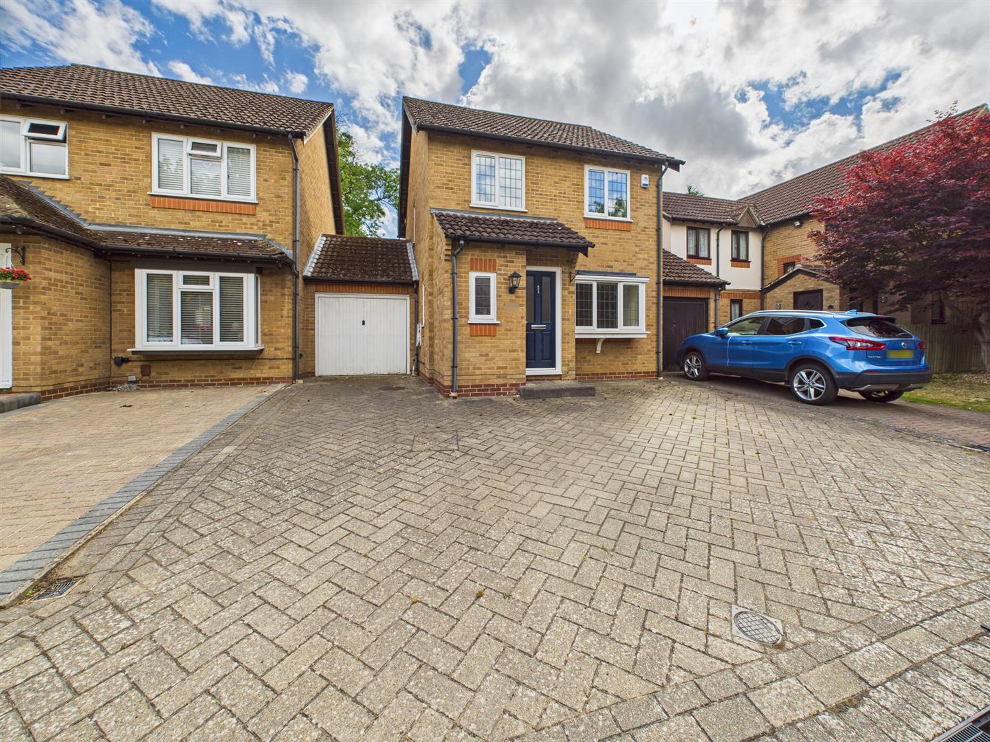 Hirstwood, Tilehurst, Reading | Village Properties