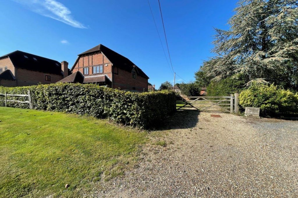 Brimpton Road, Brimpton, Reading