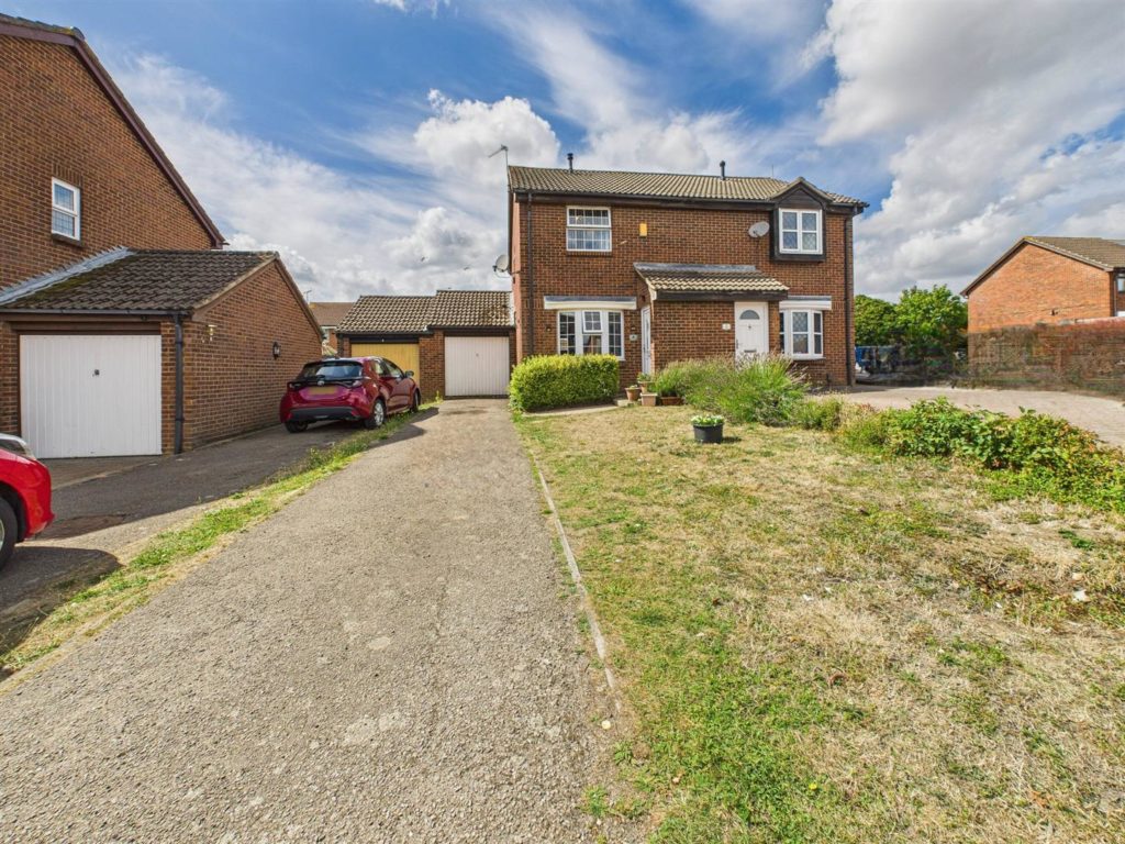 Pemberton Gardens, Calcot, Reading