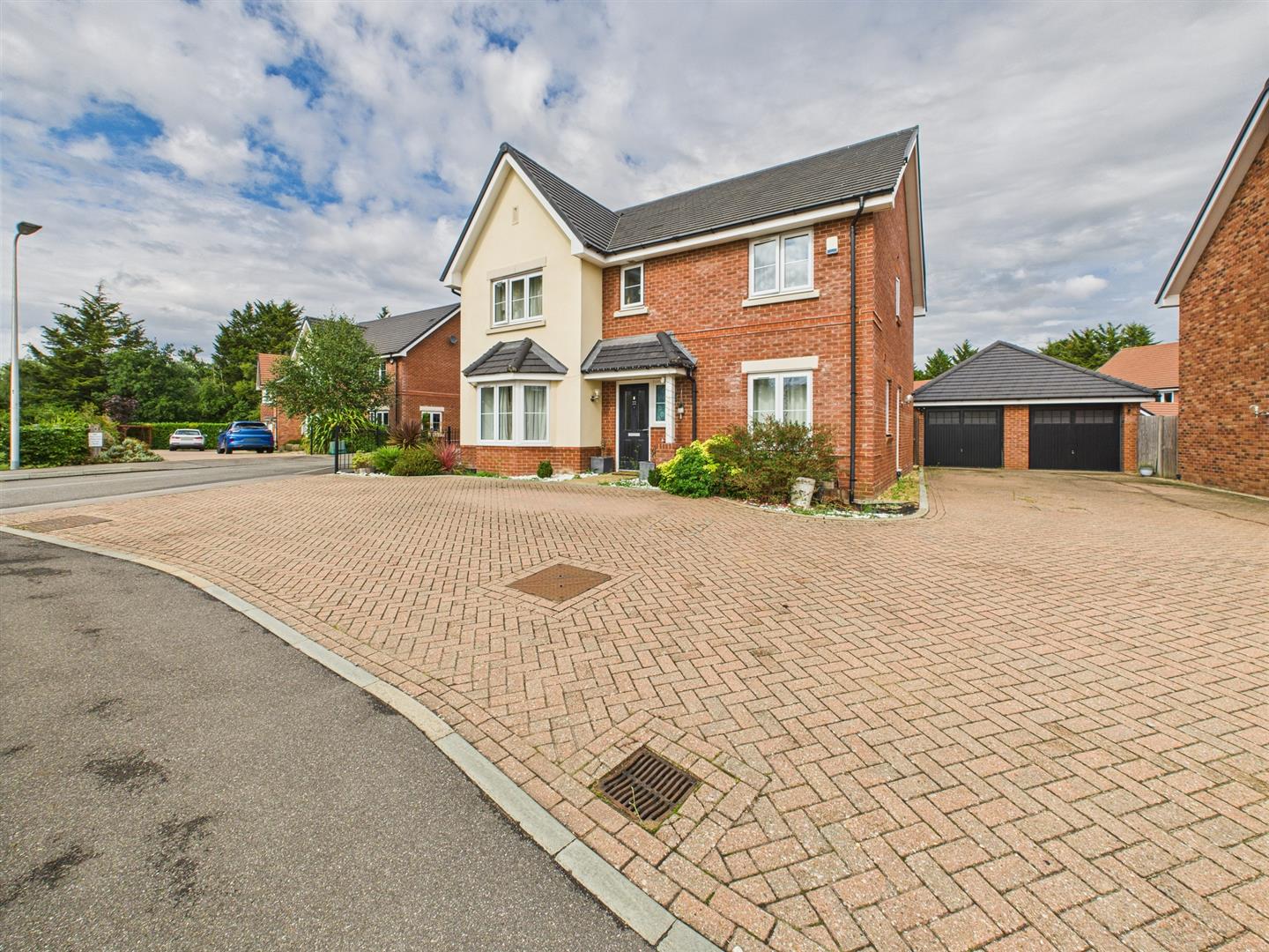 Red Kite Close, Calcot, Reading | Village Properties